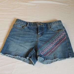 Old Navy cut off jean size 12 shorts embroidered